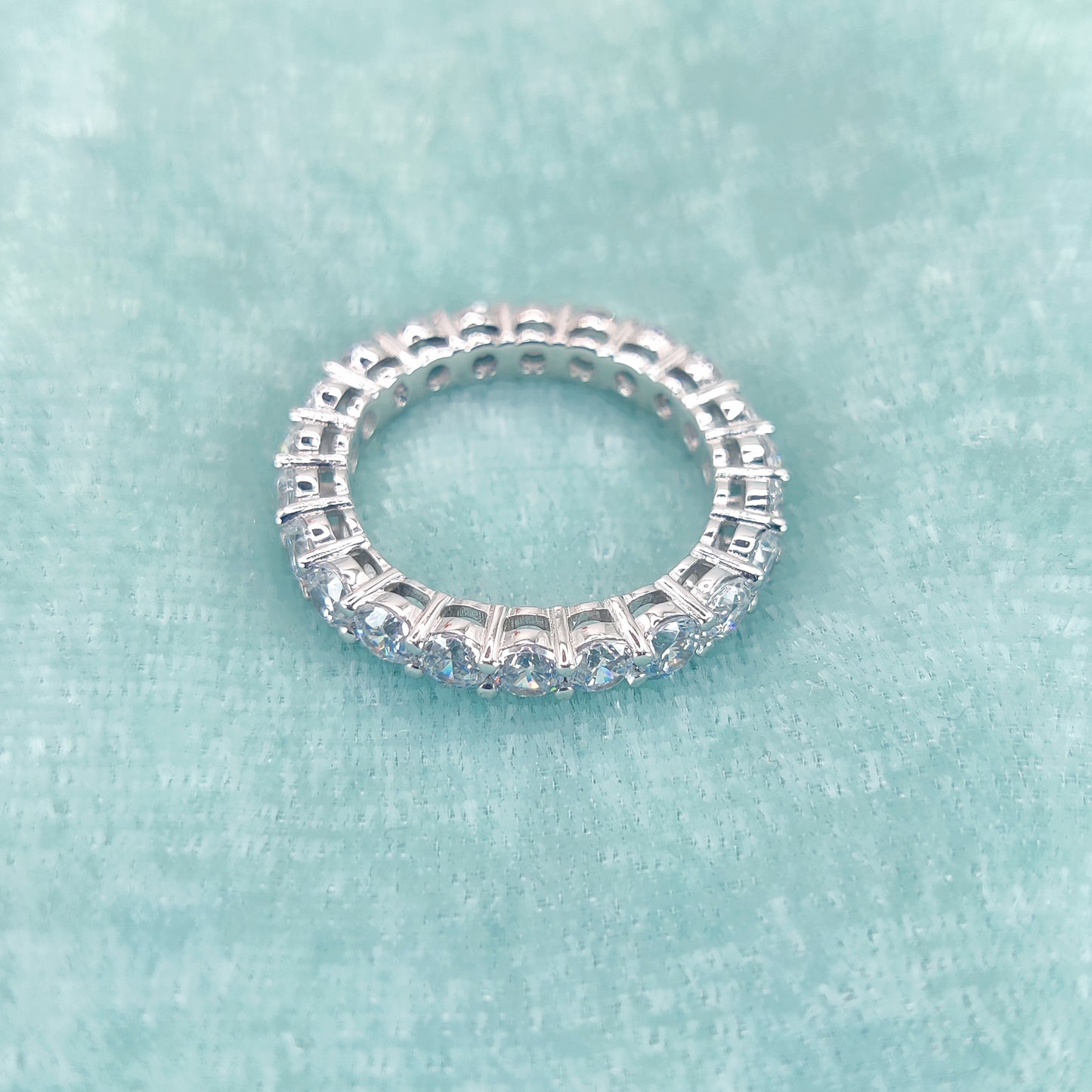 Eterna Shine Band Ring
