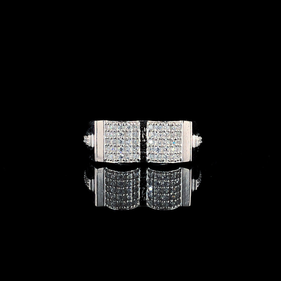 Elegant V-Shaped Circular Design Silver Ring