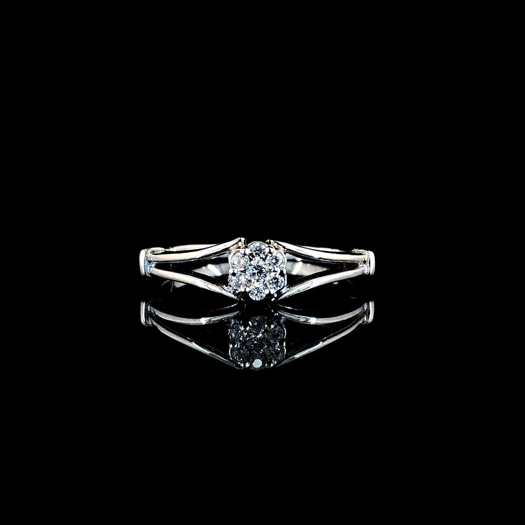 Delicate Beauty – Zirkon Cluster Ring